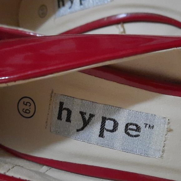 Red Heels - Picture 9 of 11